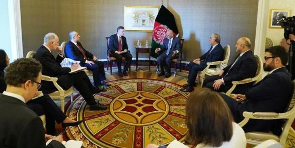 ملاقات رئیس جمهور افغانستان با مشاور امنیت ملی آمریکا