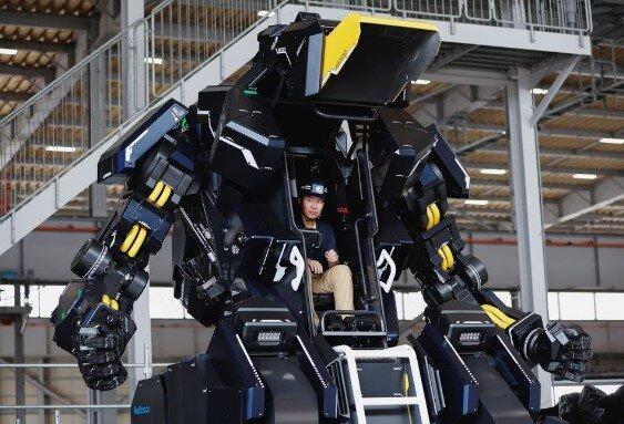 شاهکار نو ژاپنی، ربات غول پیکر شبیه به یک شخصیت کارتونی، عکس